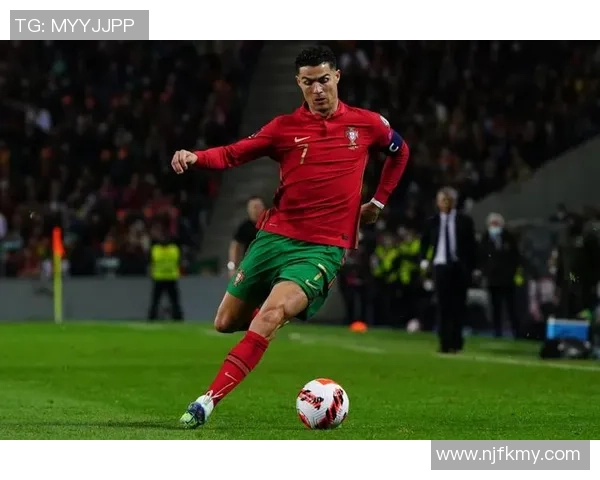 全球足球传奇人物克里斯蒂亚诺·罗纳尔多的辉煌职业生涯与成就解析