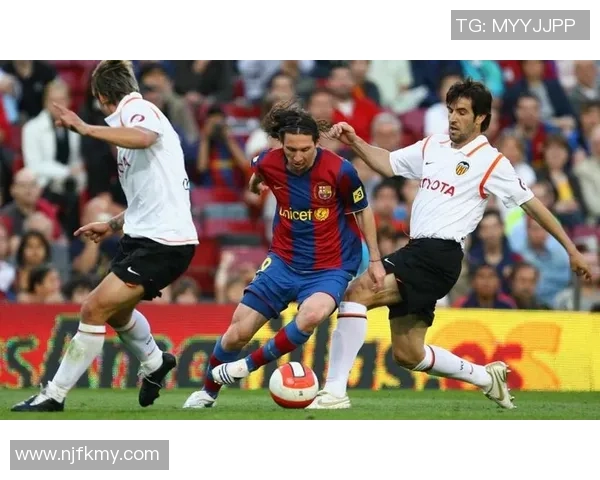 各大足球巨星技术特点与成就对比分析 谁是当今足坛真正的王者 各大足球巨星技术特点与成就对比分析 谁是当今足坛真正的王者