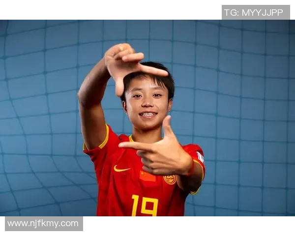 崭露头角的小女足球星勇闯国际赛场成就梦想未来