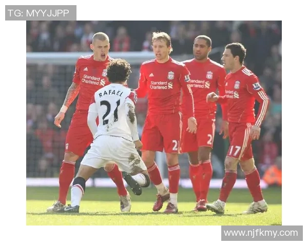 扎着辫子的足球明星瞬间展现独特魅力与拼搏精神，球场上的动感与风采并存