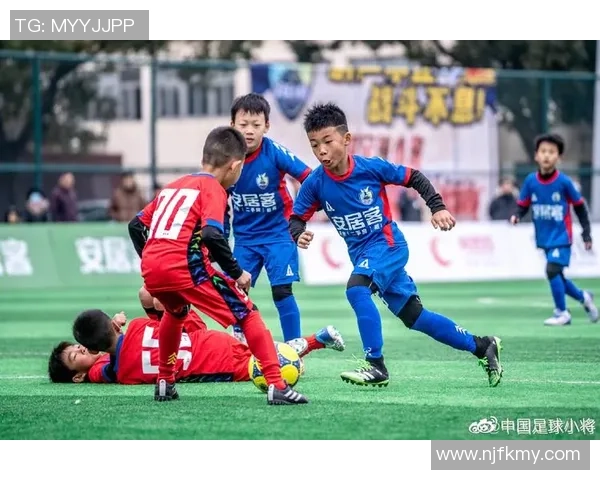 足球球星少年时期的成长轨迹和梦想启航之路