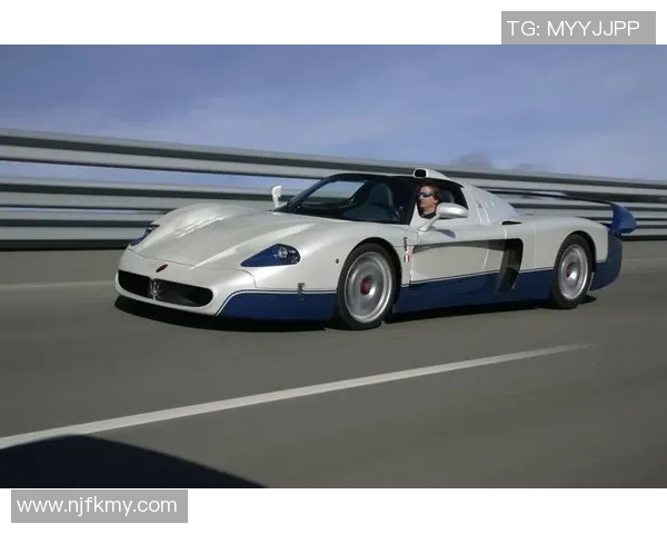 足球球星豪车比拼 谁拥有最多顶级豪车成为炙手可热的话题